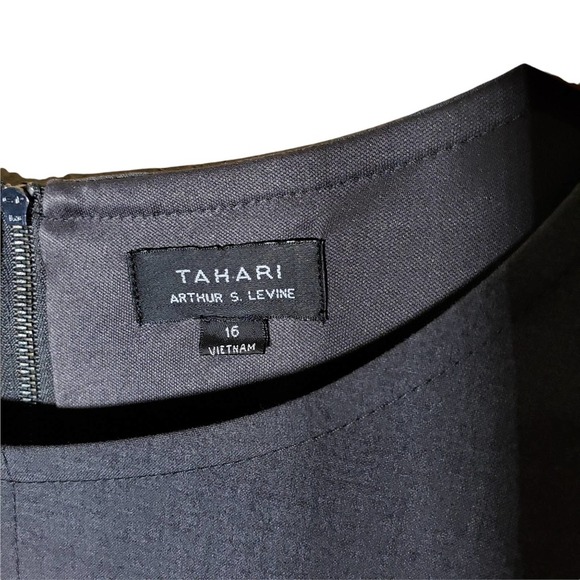 Tahari Seamed A-line Dress Size 16 Gray Exposed Zipper Elbow Sleeves - Picture 5 of 7